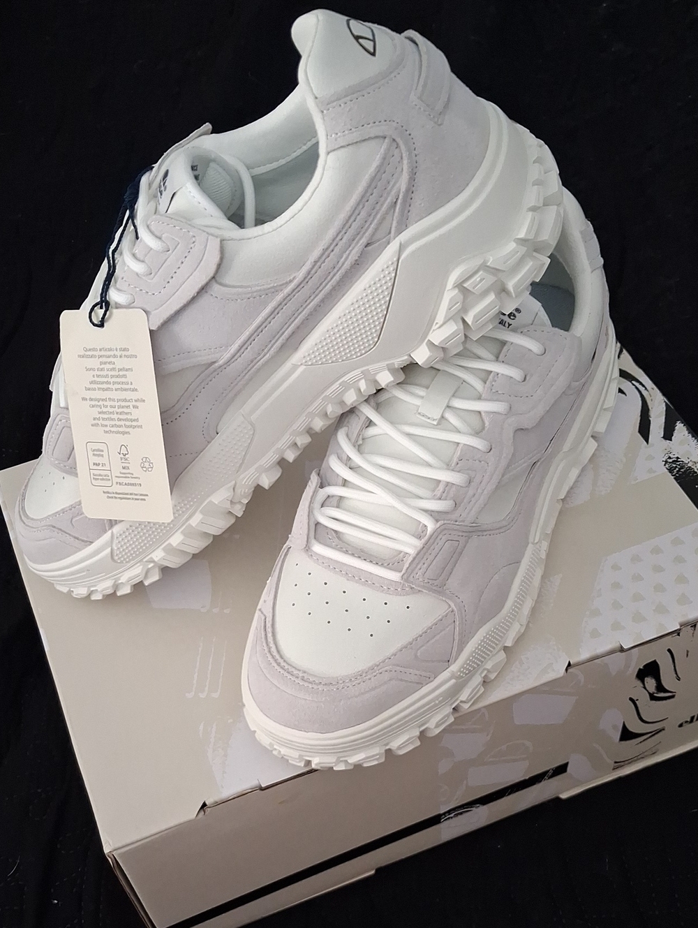 ellesse LSR LUXE 001 White & Light Gray MENS SZ 10 Sneakers NWT IN BOX